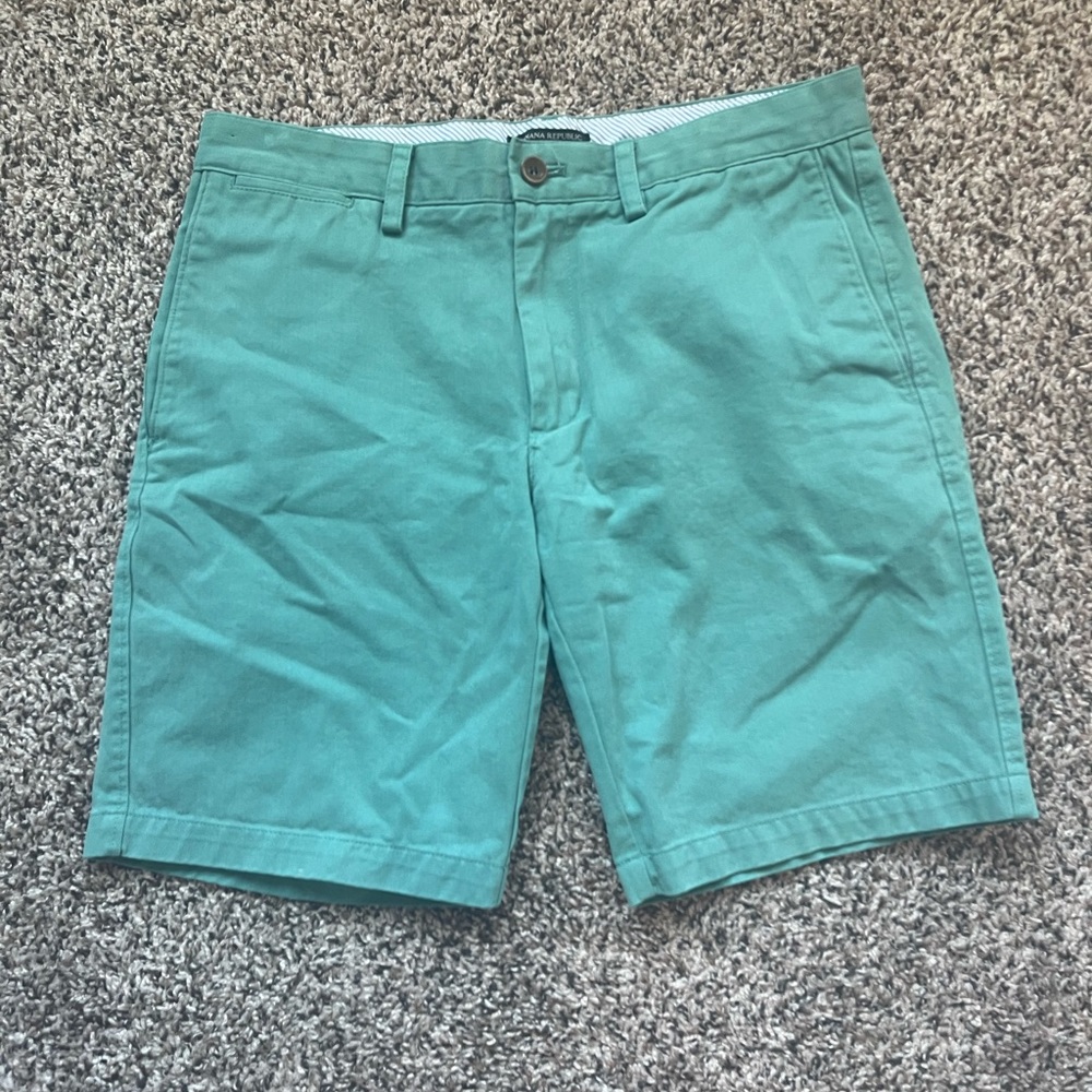 Banana Republic Mens Aiden Shorts Green Size 32